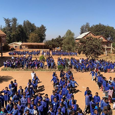 Chambre d'hôtes du lycée Picot de Clorivière dont les Revenues financent l'éducation des élèves Antsirabe Exterior foto