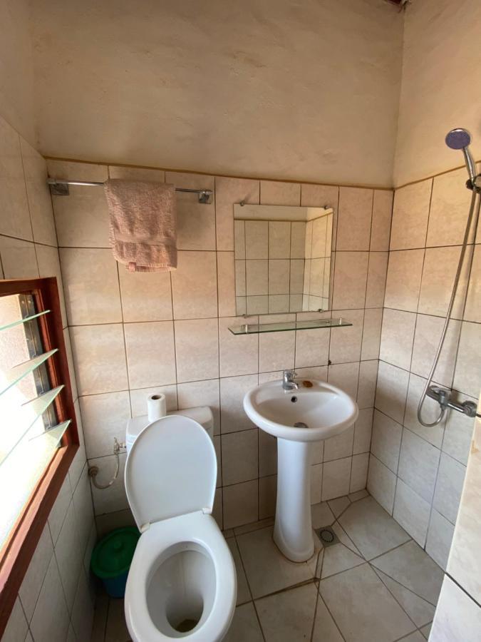 Chambre d'hôtes du lycée Picot de Clorivière dont les Revenues financent l'éducation des élèves Antsirabe Exterior foto